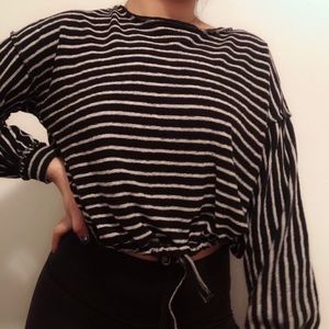 (3 FOR $15) F21 Crewneck Cropped Sweater